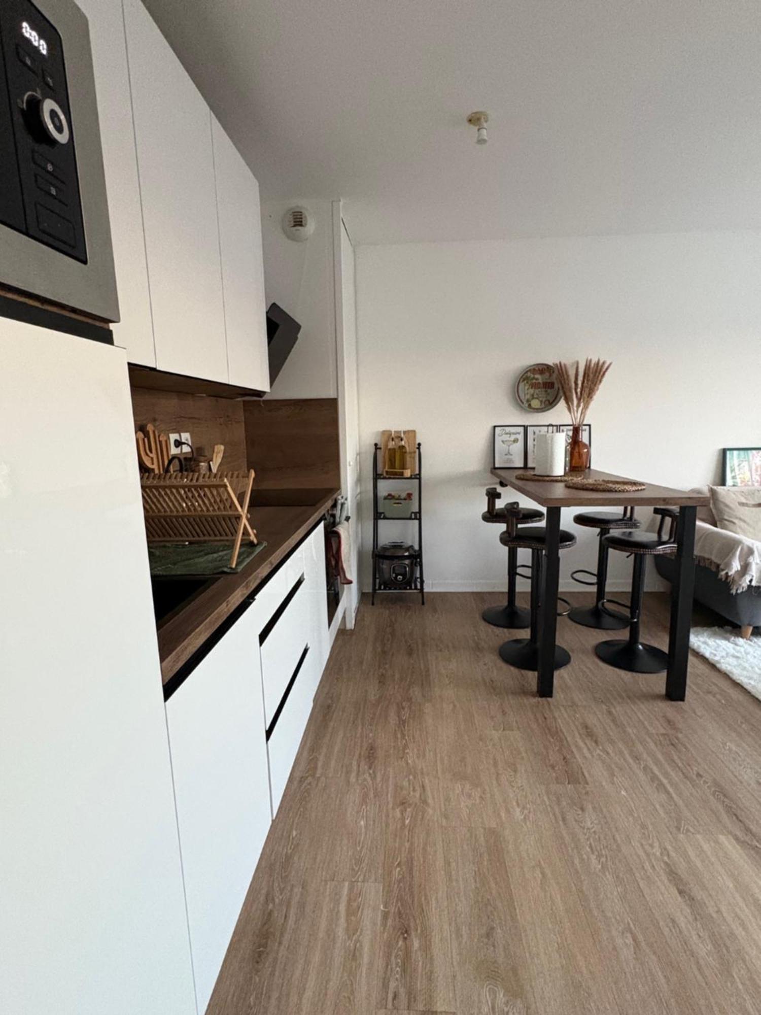 Apartment Le Des Coteaux, Free Parking & Free Wifi